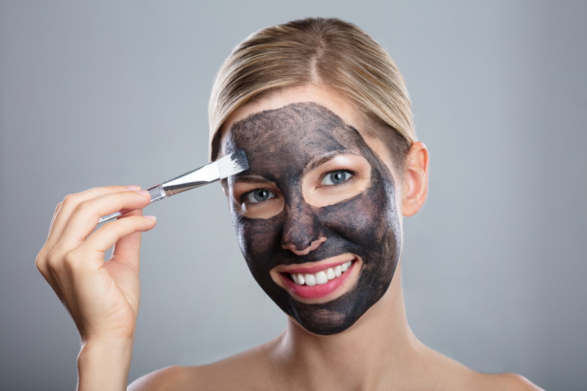 Charbon actif masque facial