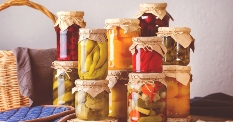 Bocaux de légumes lactofermentés