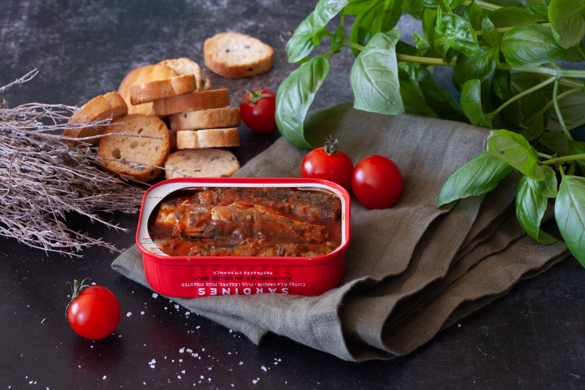 Sardines cuites à la vapeur tomates et basilic Bio